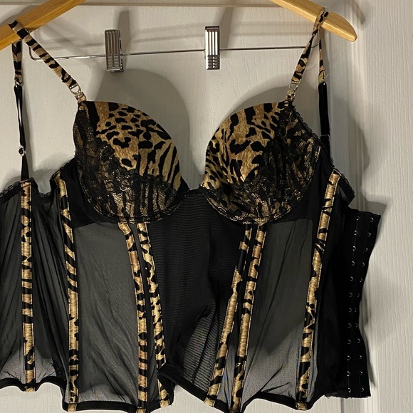 Swimwear - Picture 5 of 11